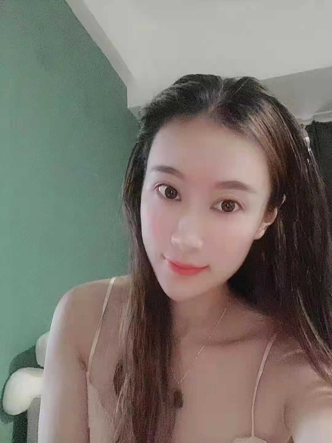 分享龙华区漂亮的美女一枚