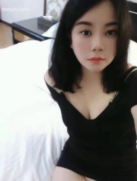 前明珠888肥臀妞